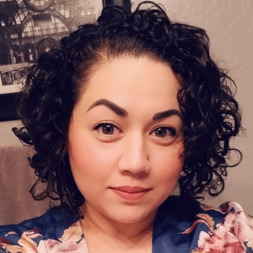 Meet your Posher, Monica